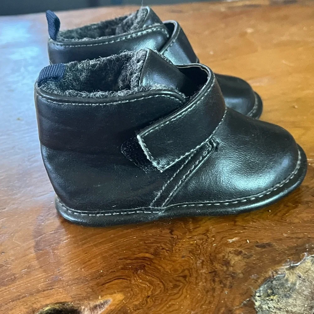 Kenneth Cole Baby Real Adjustable Strap Boots USA Size 2